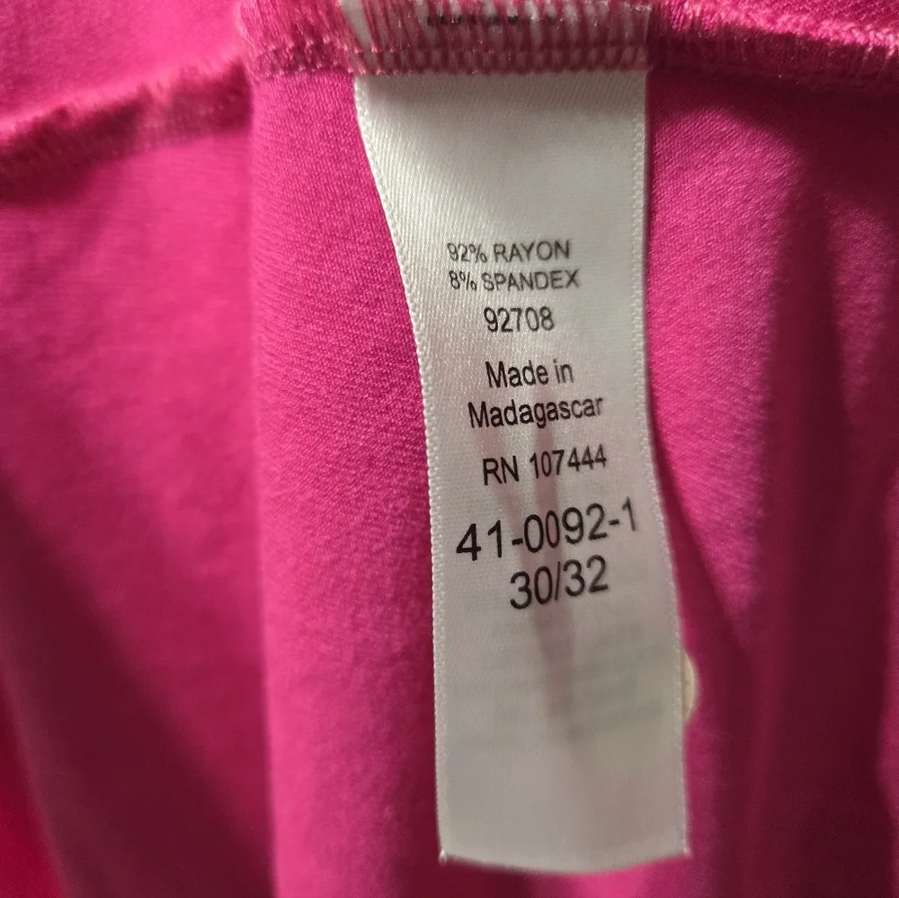 🌴Jessica London Pink V-Neck Short Sleeve Shark Bit Hem Top EUC Size: 30/32 - Picture 4 of 4